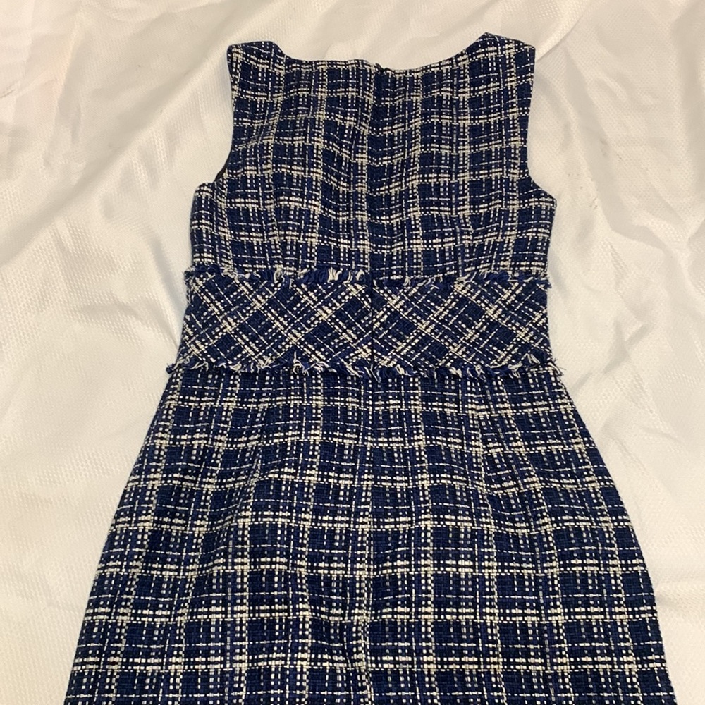 Trina Turk Navy and White Sleeveless Tweed Shift Dress with Lace Trim - Picture 3 of 6